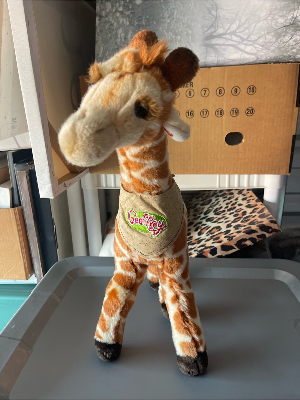 Geoffrey Toys R Us 2000  Giraffe Kids Toy - Brown & Cream